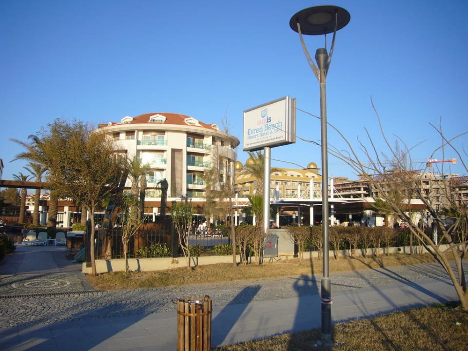 Blick vom Strand  Sunis Evren Beach Resort Hotel & Spa