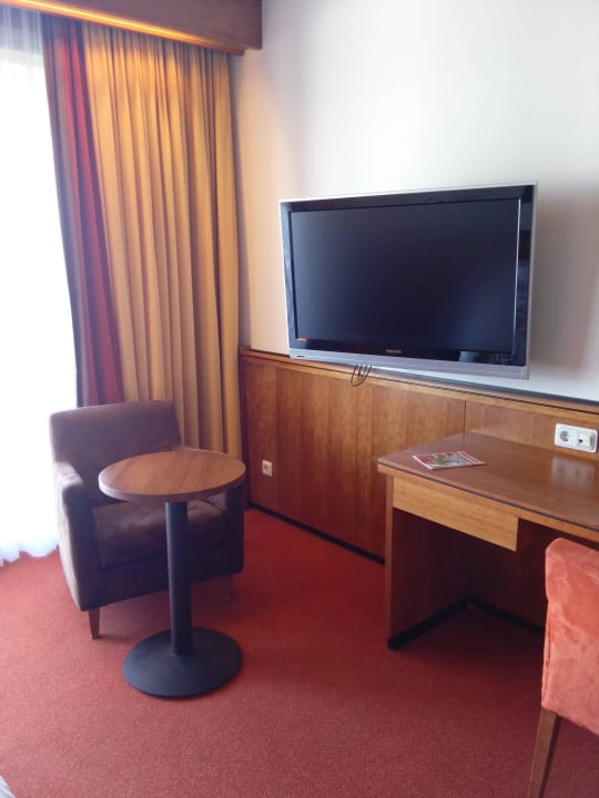 Eines der "älteren" Zimmer Van der Valk Hotel A4 Schiphol