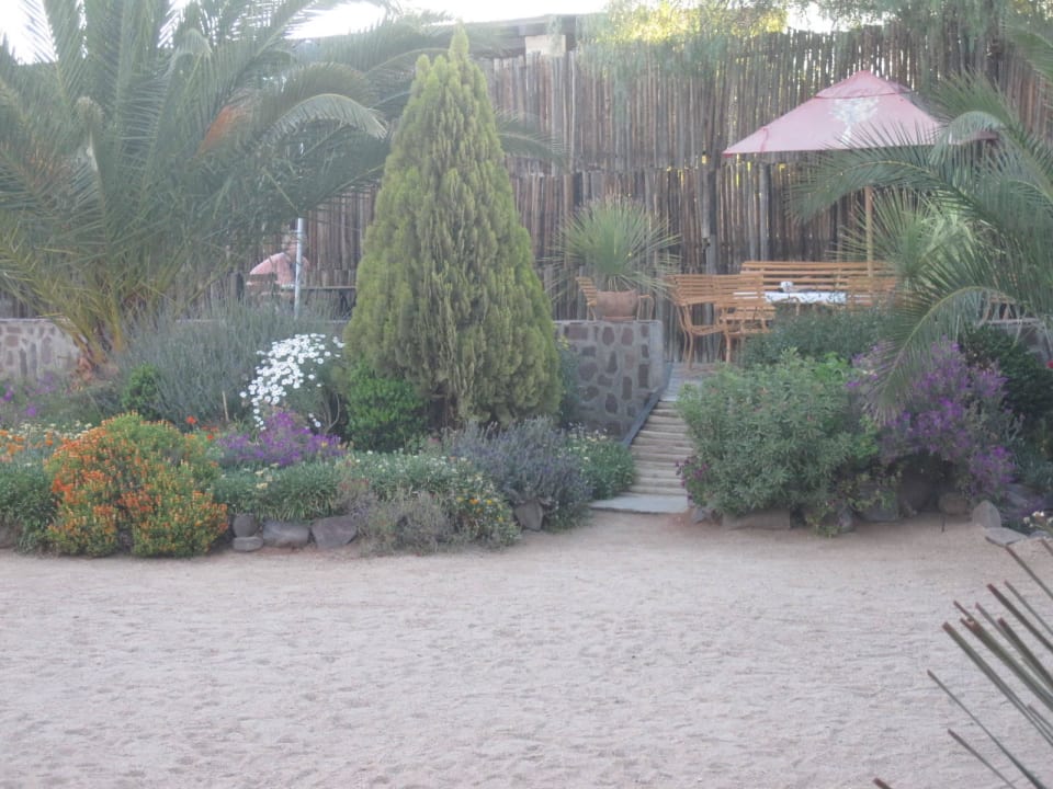 Parkplatz/ Garten Bahnhof Hotel Aus