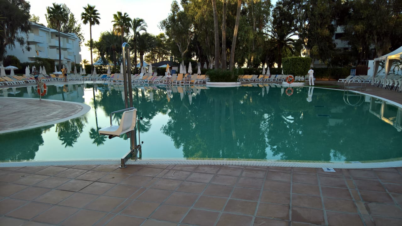 Pool Iberostar Waves Ciudad Blanca