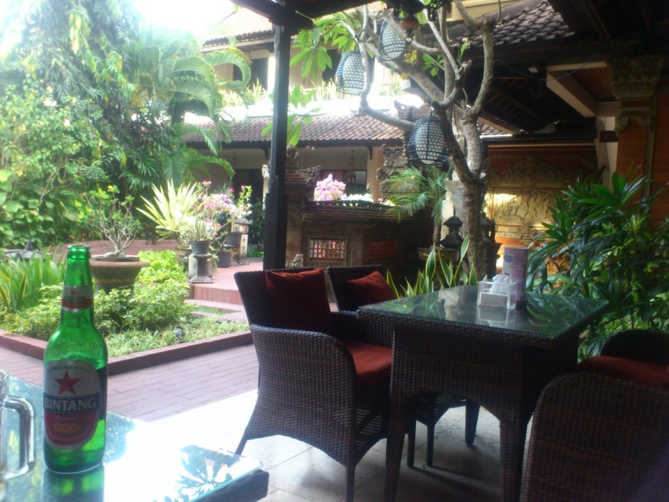 Restaurant area Hotel Ari Putri