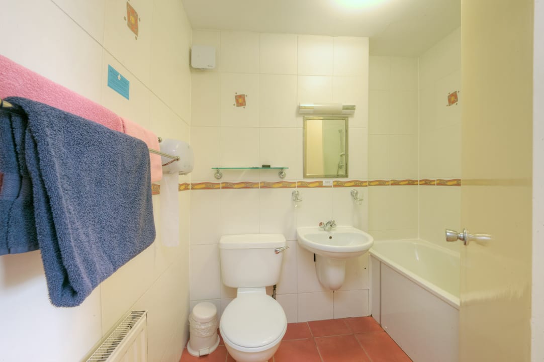 Zimmer Muthu Fort William Hotel