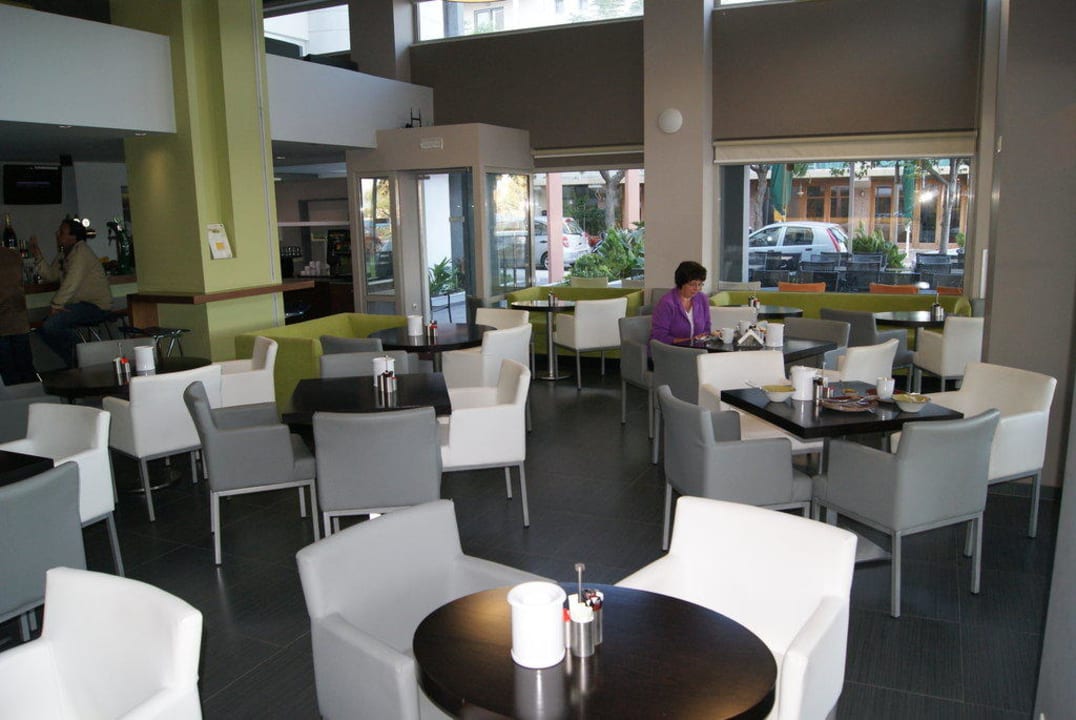 Frühstücksraum und Bar Infinity Hotel