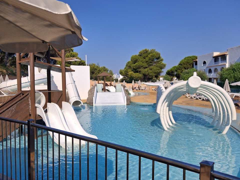 Pool Calimera Fido Gardens