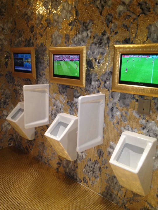 Toiletten Luxus pur Azura Deluxe Resort & Spa Hotel