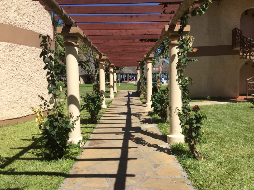 Gartenanlage Neptune Paradise Beach Resort & Spa