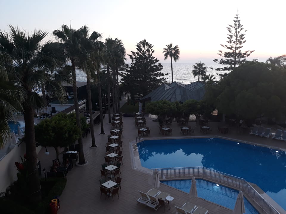 Gartenanlage Nerton Hotel - Erwachsenenhotel ab 16 Jahren