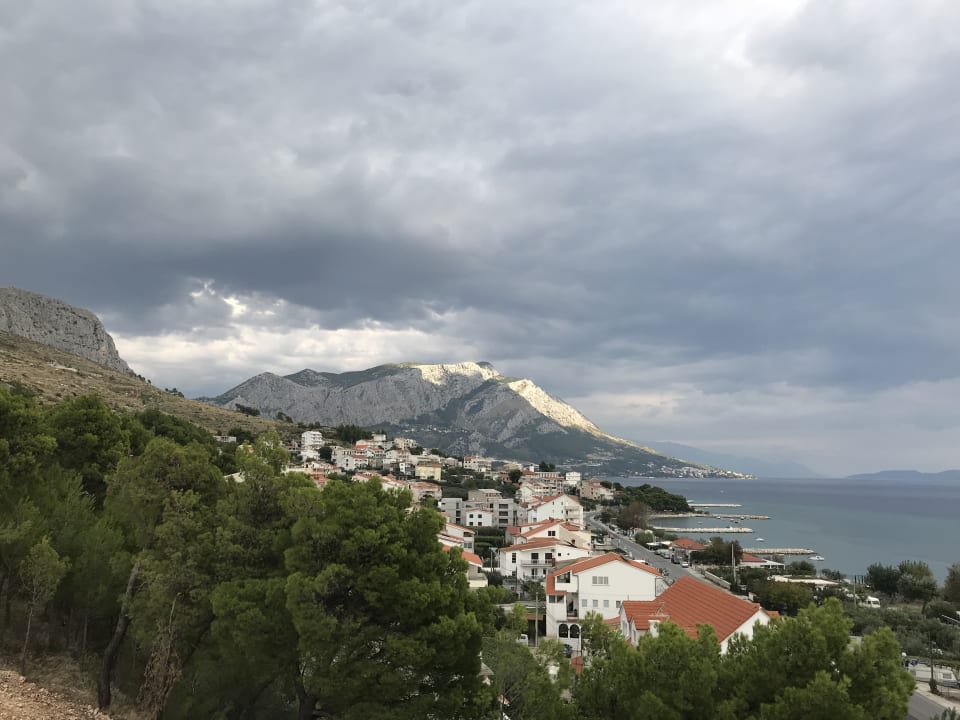 Blick vom Poolbereich Richtung Omis. Hotel Plaza Duce