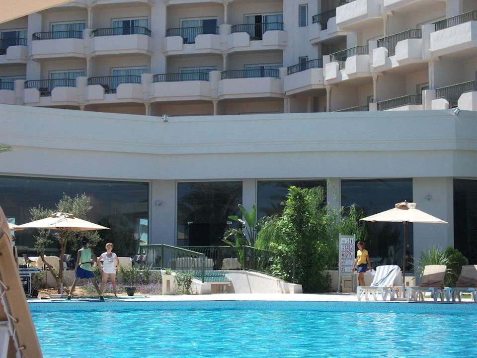 Blick vom pool auf das Restaurant Iberostar Selection Royal El Mansour