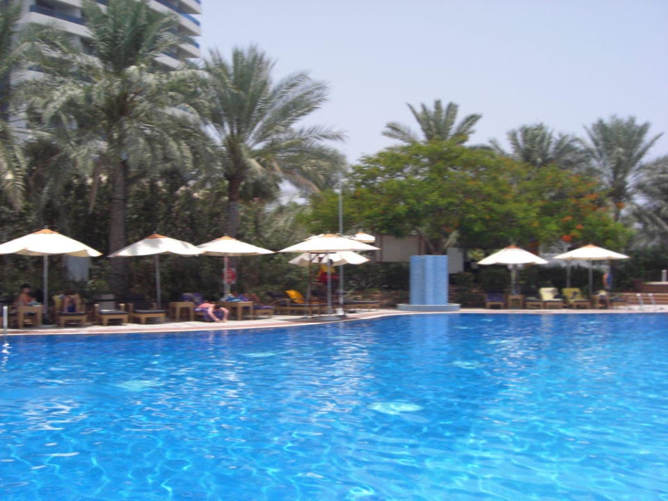 Poolansicht Hotel Le Meridien Al Aqah Beach Resort
