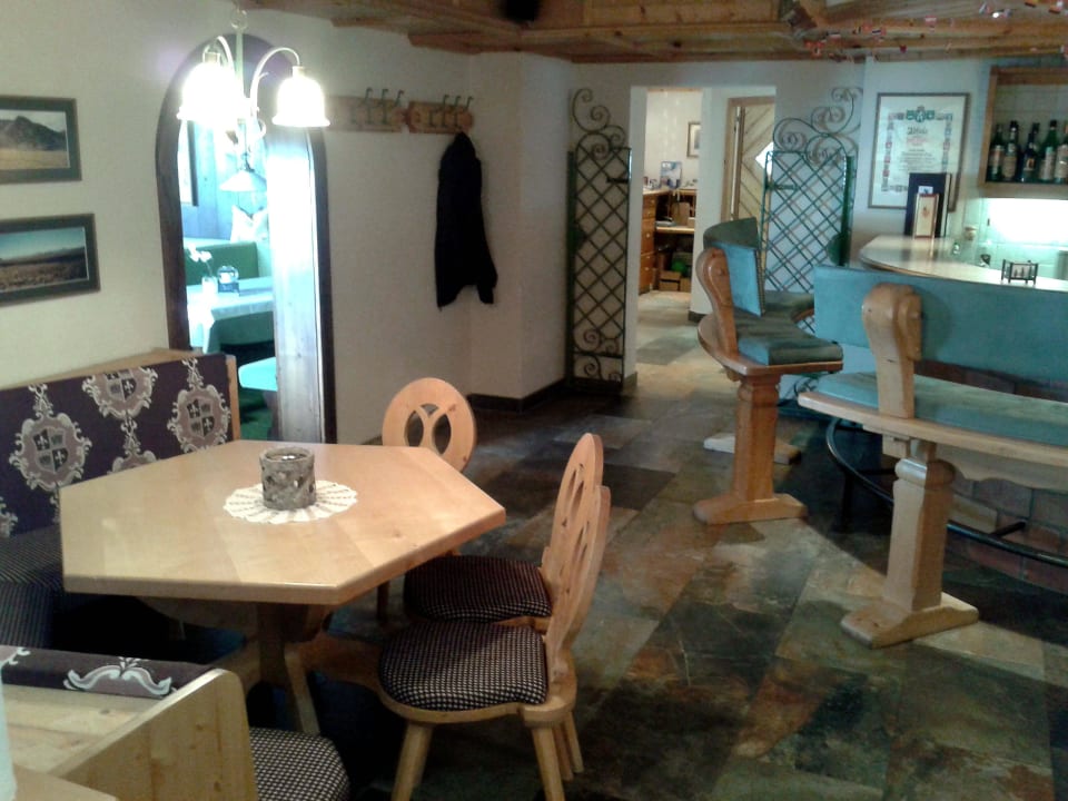 Barbereich Burghotel Alpenglühn