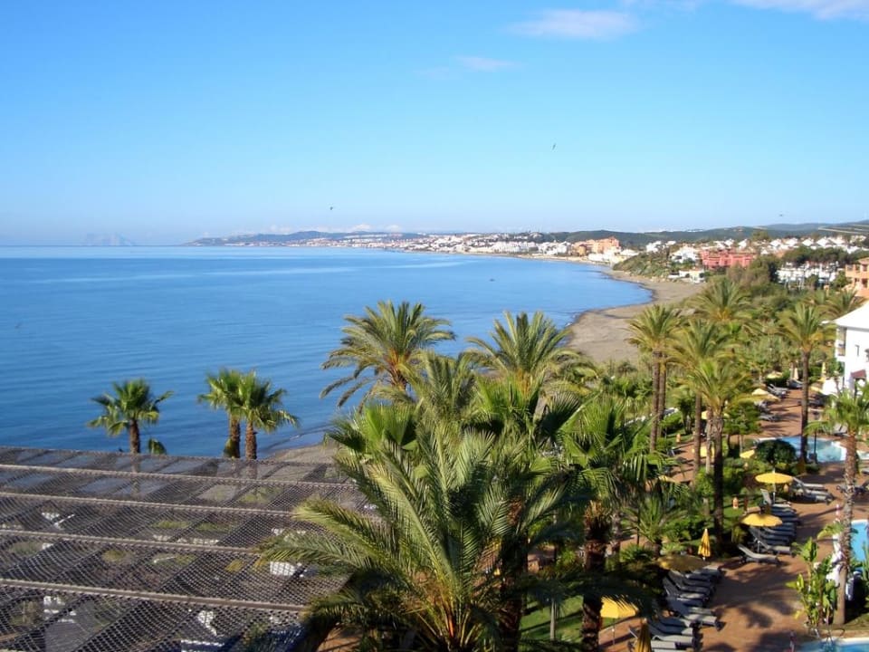 Blick vom Balkon (Zimmer 466) H10 Estepona Palace