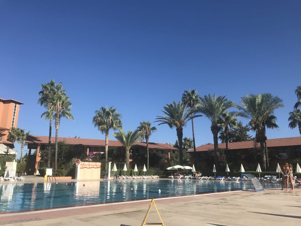 Pool Club Turtas Beach Hotel