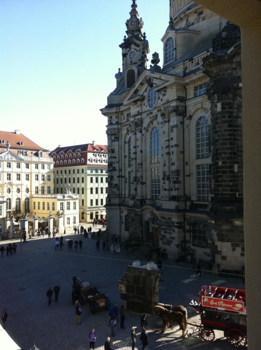 Zimmer mit Aussicht auf die Frauenkirche Hilton Dresden