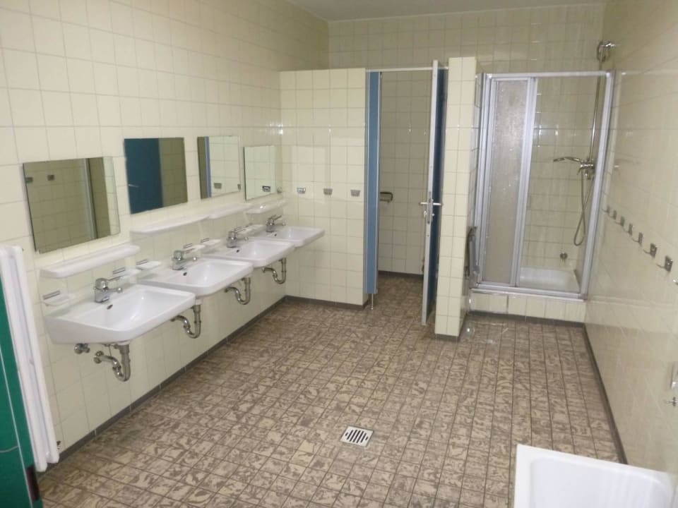 Waschraum Gruppenhaus Kallmünz