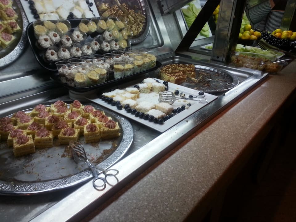 Nachtisch am Abend Iberostar Waves Bellevue