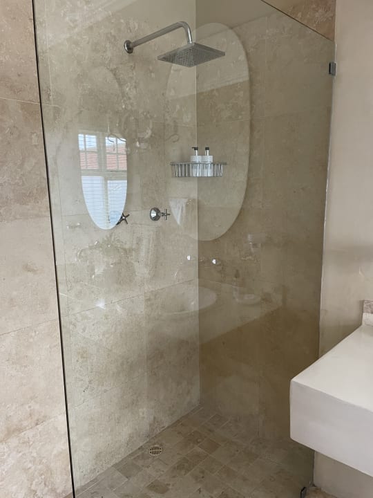 Zimmer Admiralty Beach House