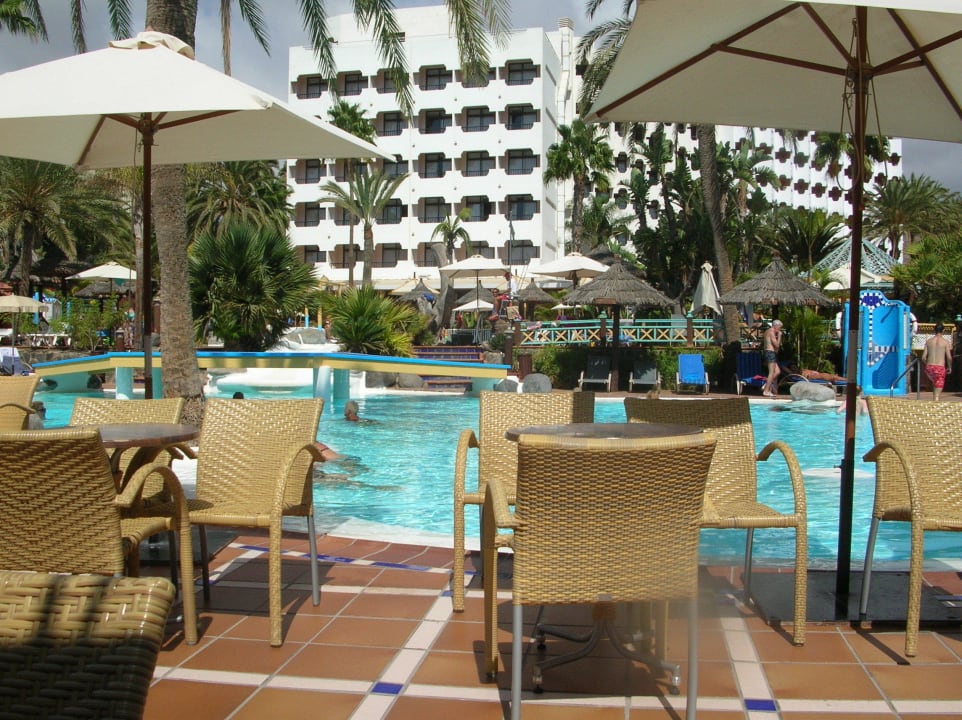 Blick von der Poolbar Corallium Beach by Lopesan Hotels - Adults only