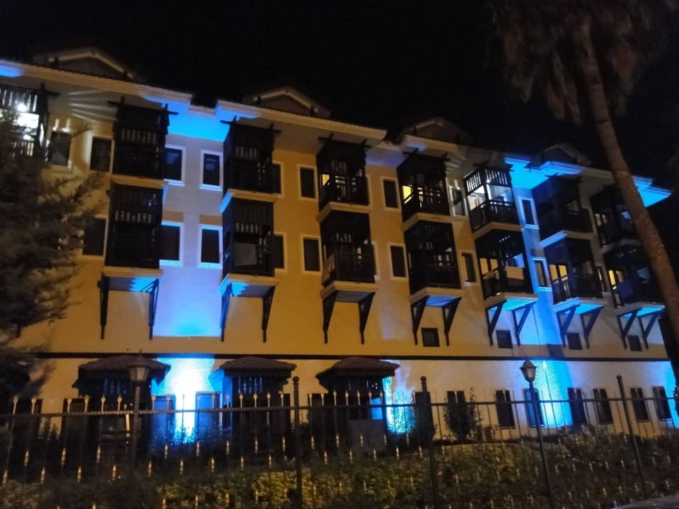 Przed hotelem Club Hotel Phaselis Rose