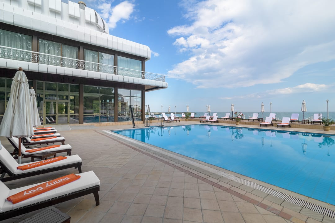 Pool Hotel Palace, Sunny Day Resort