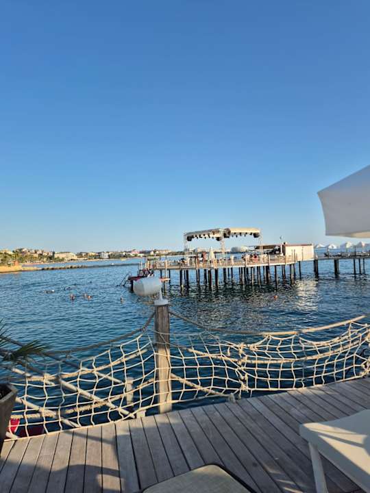 Strand Azura Deluxe Resort & Spa Hotel