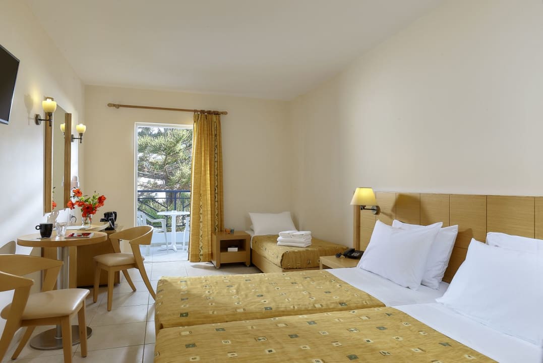 Zimmer Astir Beach