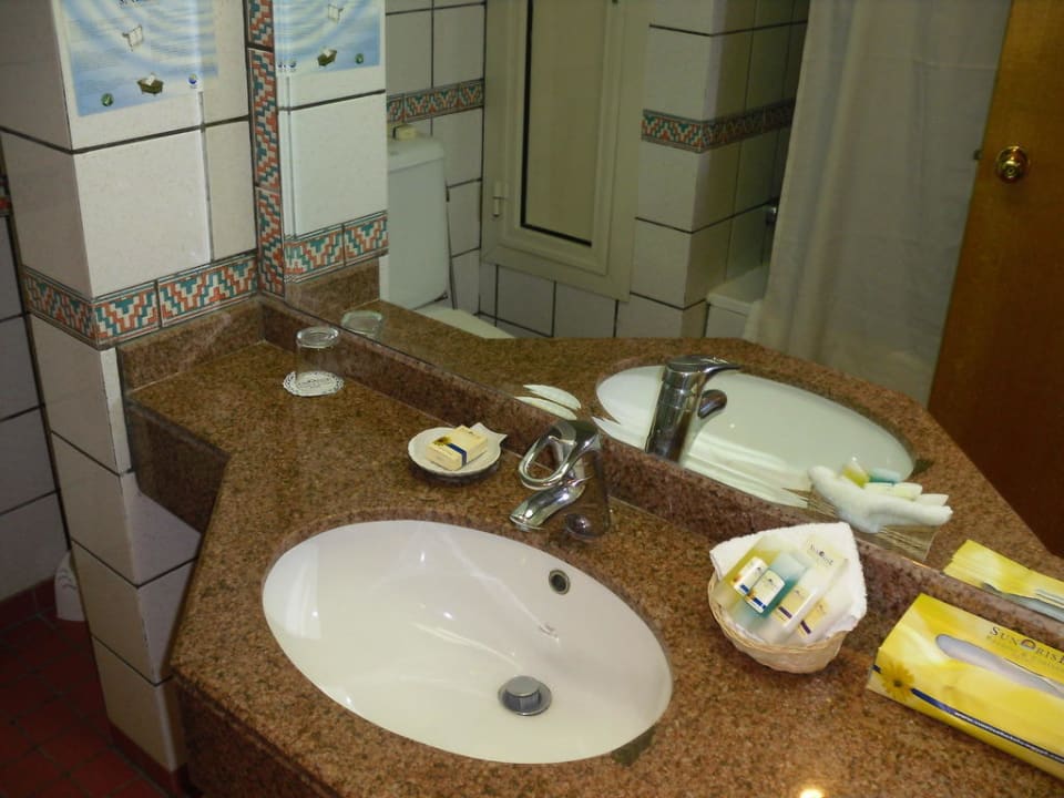 Bad / Zimmer 447 SUNRISE Holidays Resort (Adults Only)