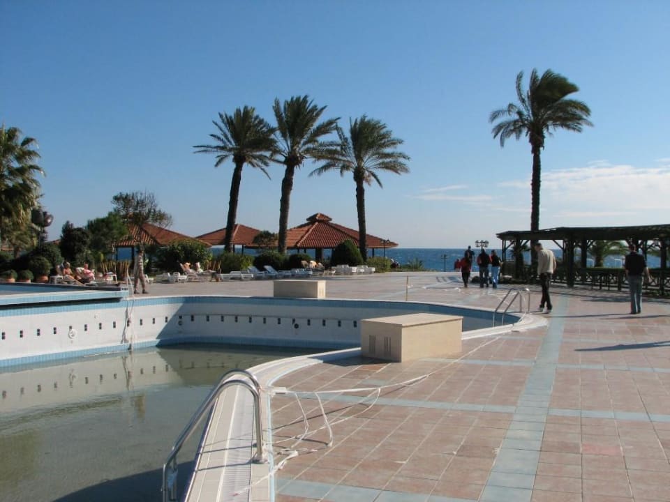 Kiris Alinda Akka Alinda Hotel