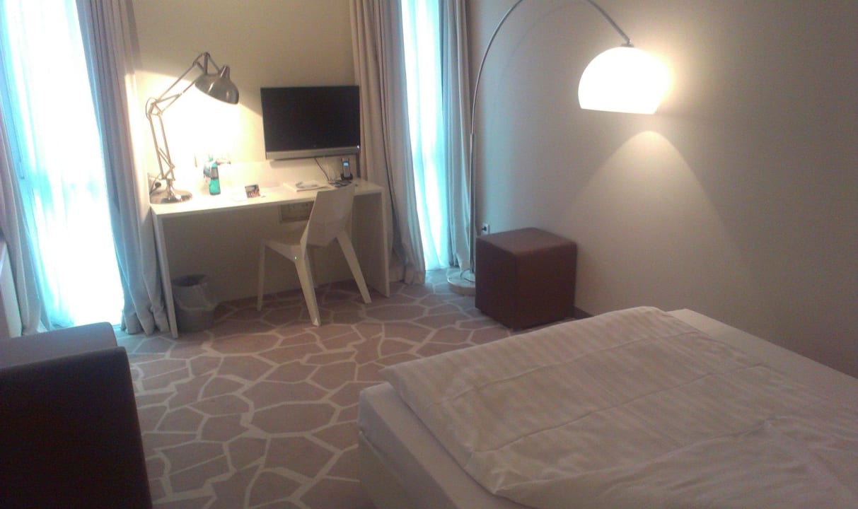 Zimmer vom Eingang aus Friendly Cityhotel Oktopus