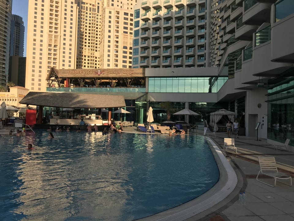 Pool Hilton Dubai Jumeirah
