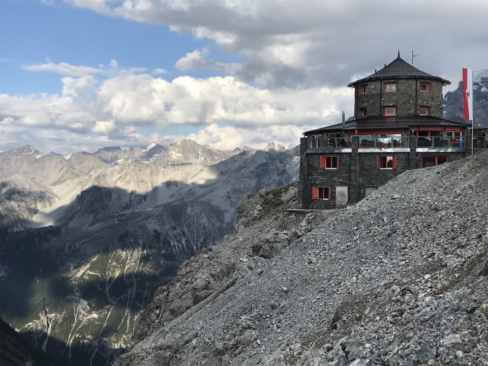 Außenansicht Hotel Tibet