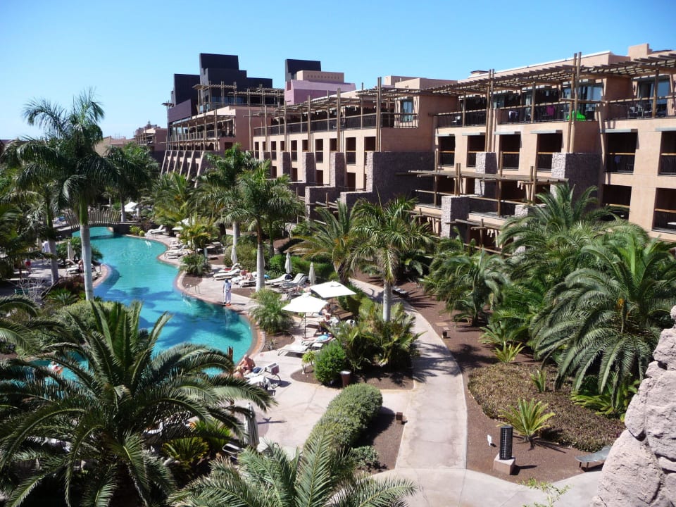 Blick vom Balkon zum Pool/Garten Lopesan Baobab Resort