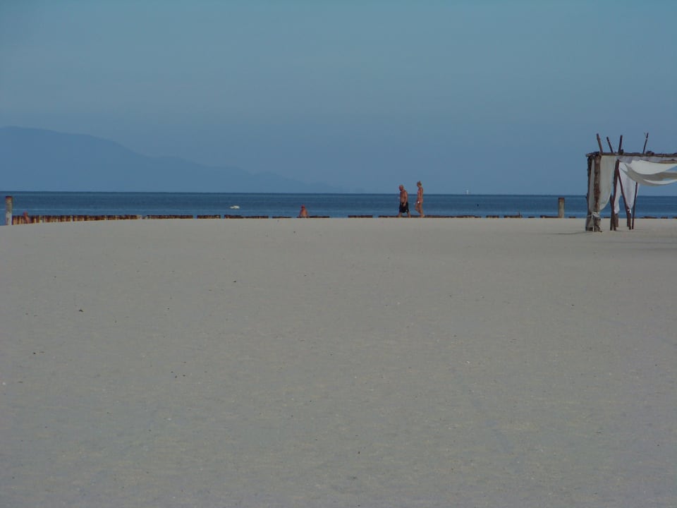 Strand Pelangi Beach Resort & Spa