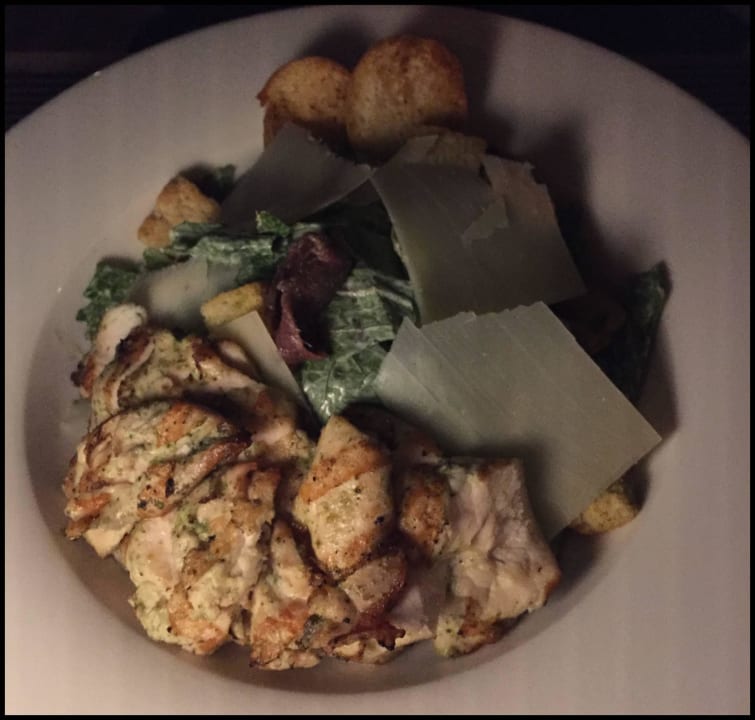 Salat im Grill - & Strandrestaurant Ajman Saray, a Luxury Collection Resort