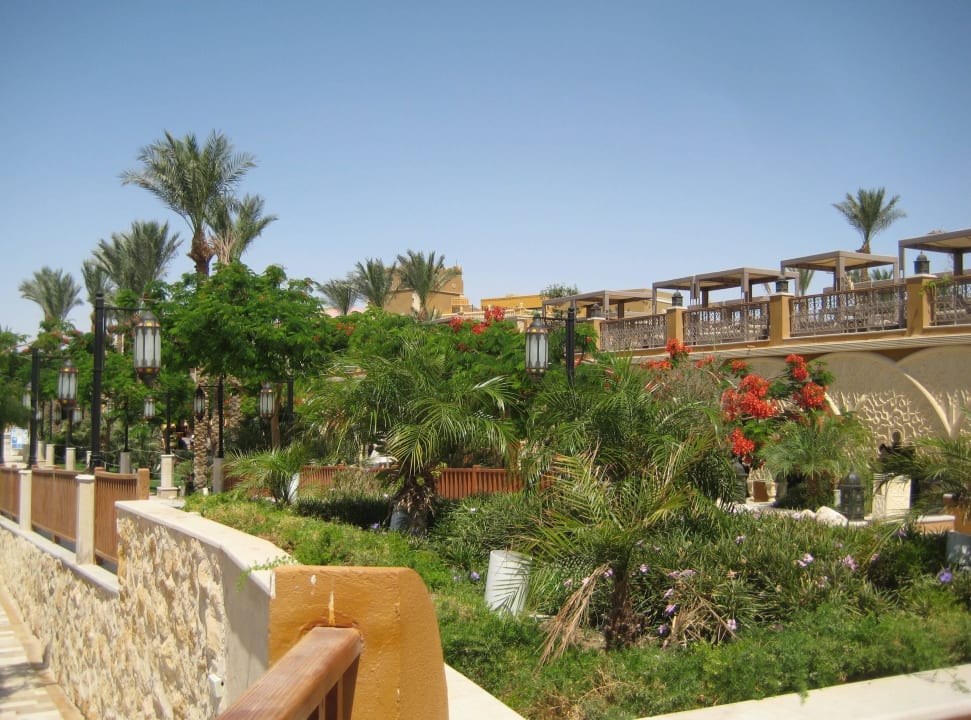 Blick auf Nachbarhotel "Sunwind Waterworld" Makadi Spa - Adults only
