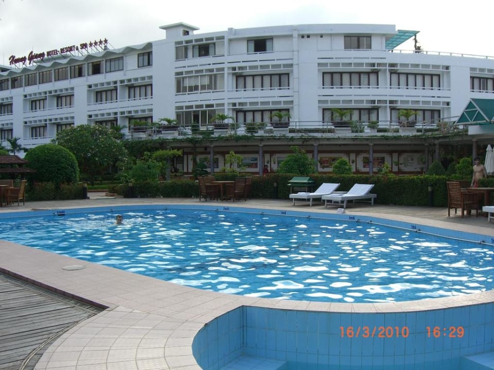Pool Hotel Huong Giang