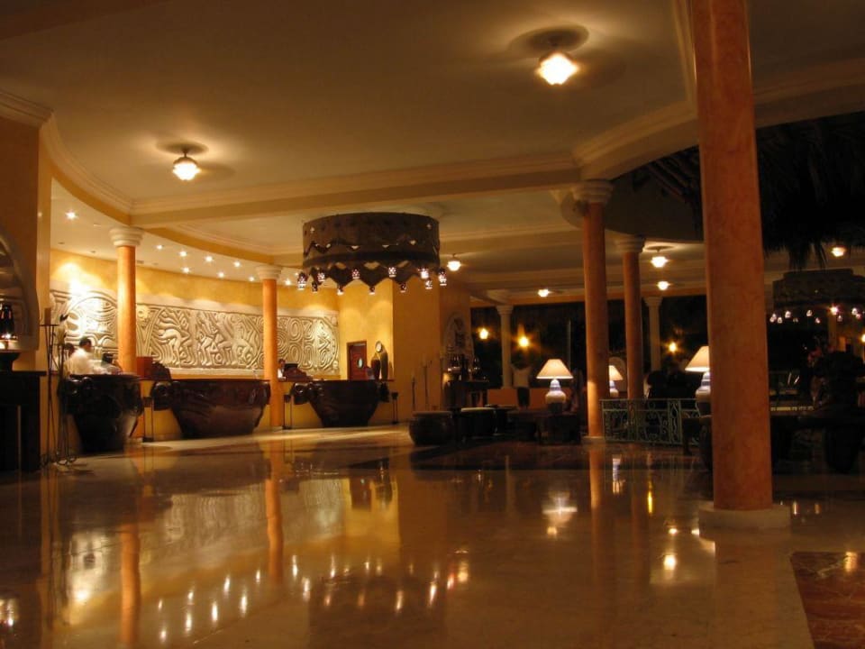 Lobby Iberostar Waves Costa Dorada