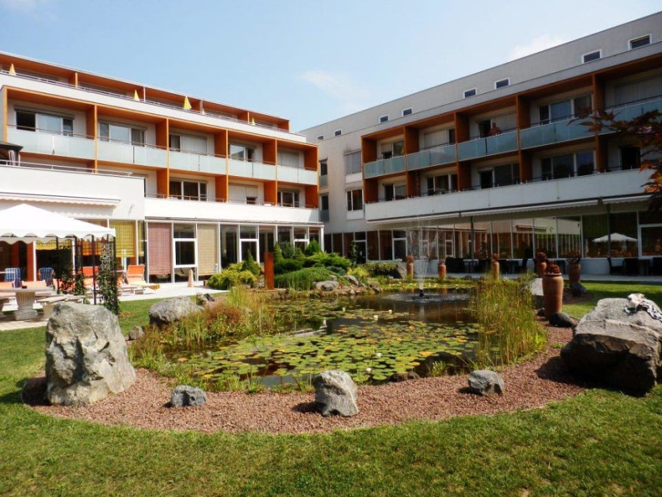 Biotop im Innenhof Thermalhotel Fontana