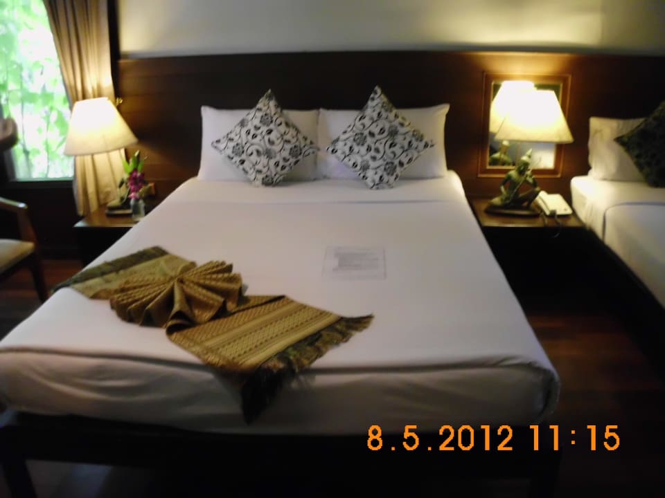 Kingsizebett und normales Bett  Bungalow 8906 The Fair House Beach Resort