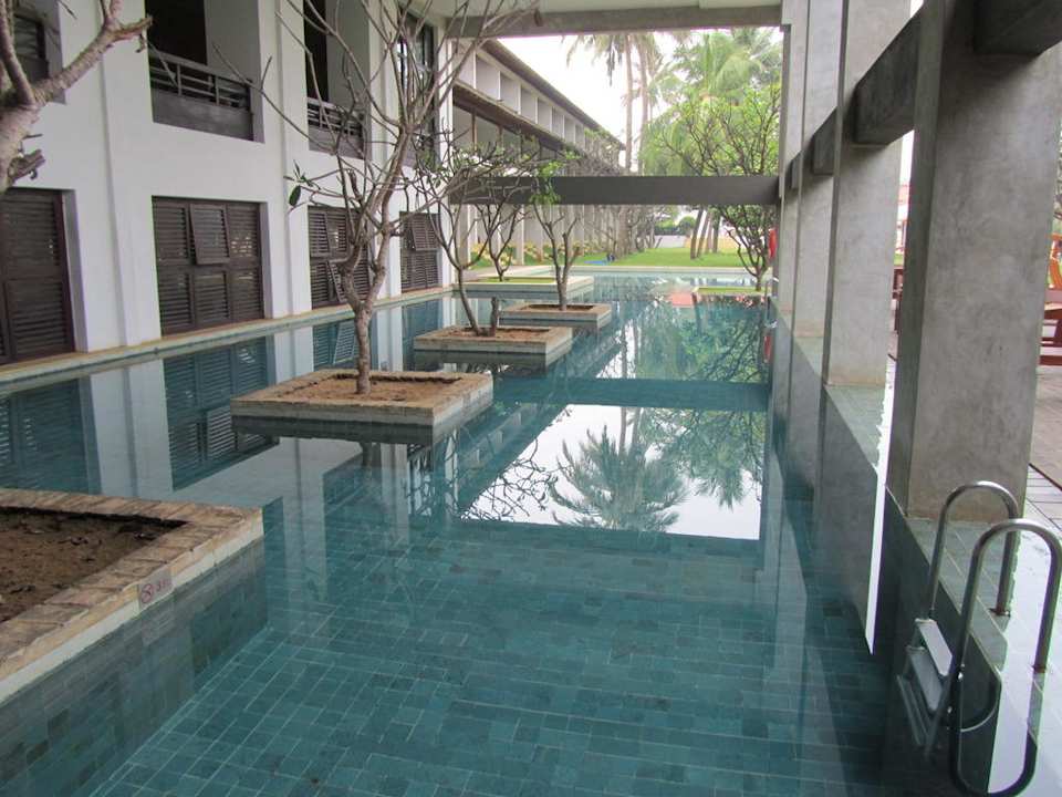 Einer der beiden Pools Hotel Jetwing Beach