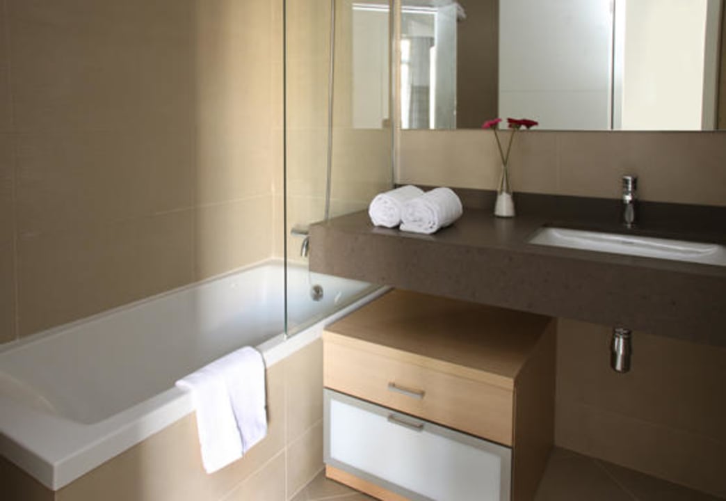 Baño MH Apartments Suites