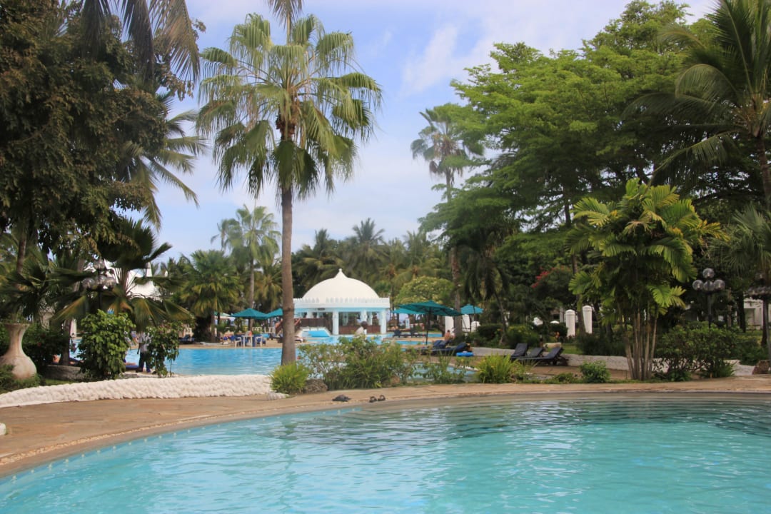 Pool Hotel Southern Palms Beach Resort