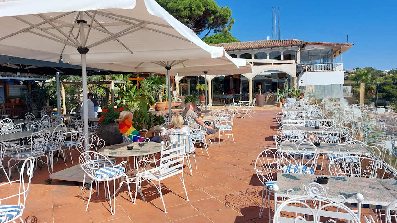 Gartenanlage Hotel Roger de Flor Seleqtta