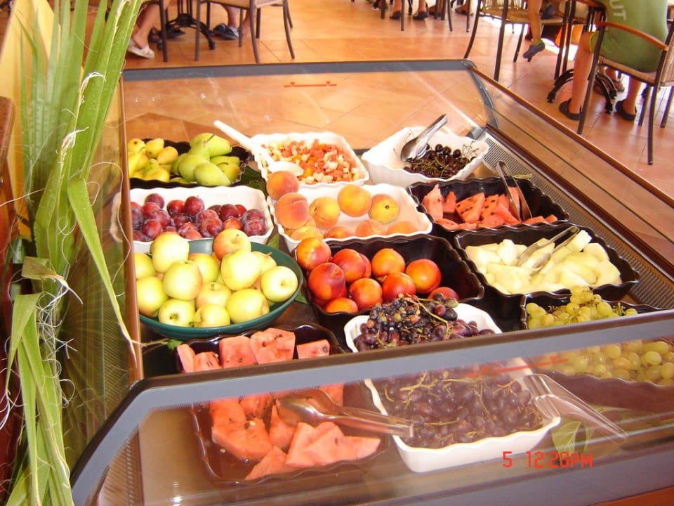 Obst im Strandrestaurant Club Grand Side