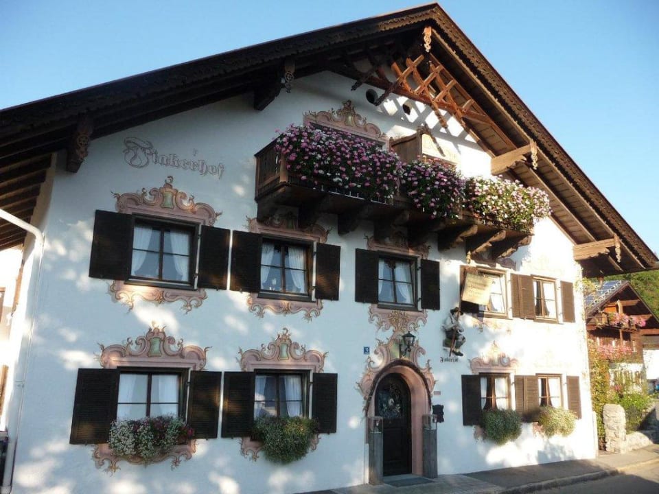 Vorderansicht des Fiakerhofs Ferienwohnungen Fiakerhof