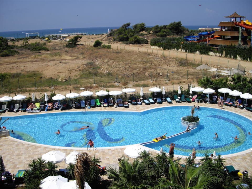 Der Pool mit Meerblick Calimera Hane Garden