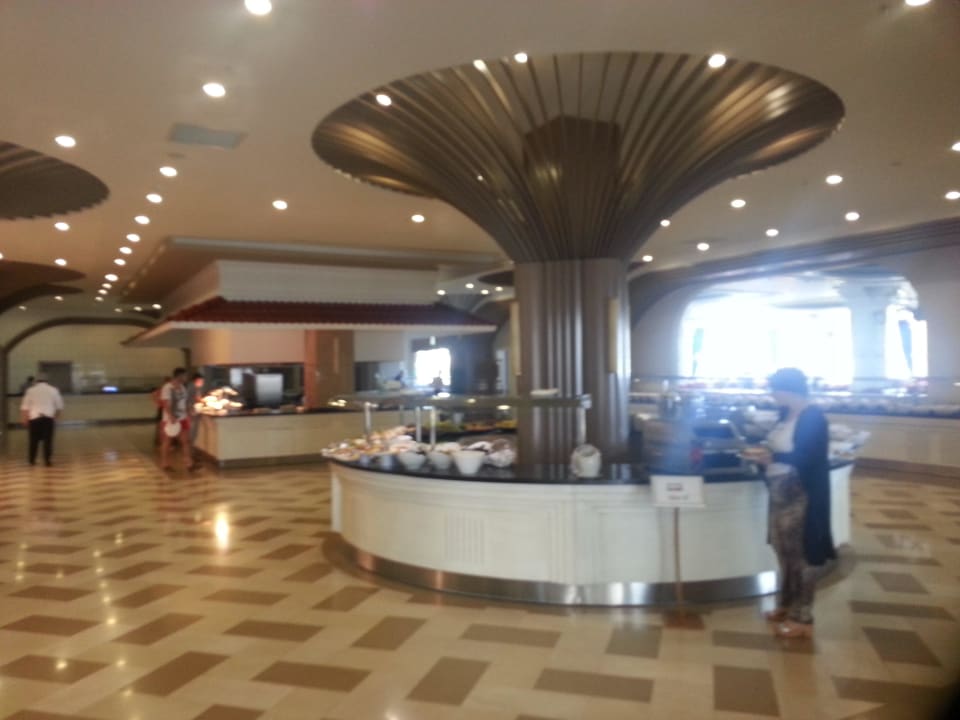 Der riesige Buffet-Raum Sherwood Exclusive Kemer