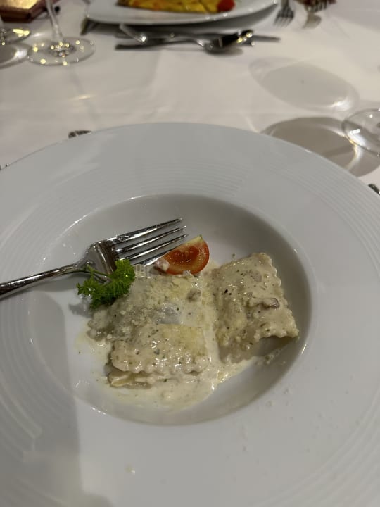 Gastro The Sense Deluxe Hotel