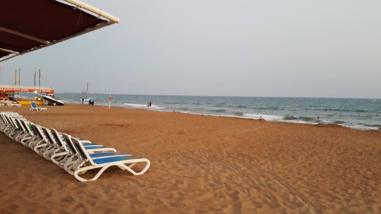 Strand abends vor dem joggen Alba Queen Hotel
