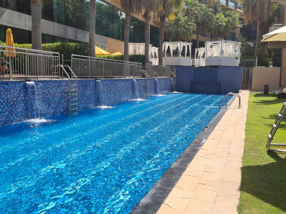 Pool Rixos The Palm Hotel & Suites